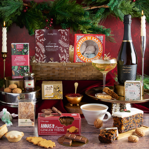 Exquisite Pairing: Drinks and Delicacies in our Luxury Christmas Day Hampers