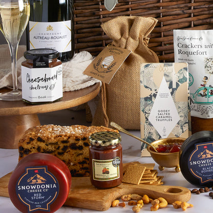 Close up of products in The Deluxe Food & Wine Gift Hamper, a luxury gift hamper from hampers.com