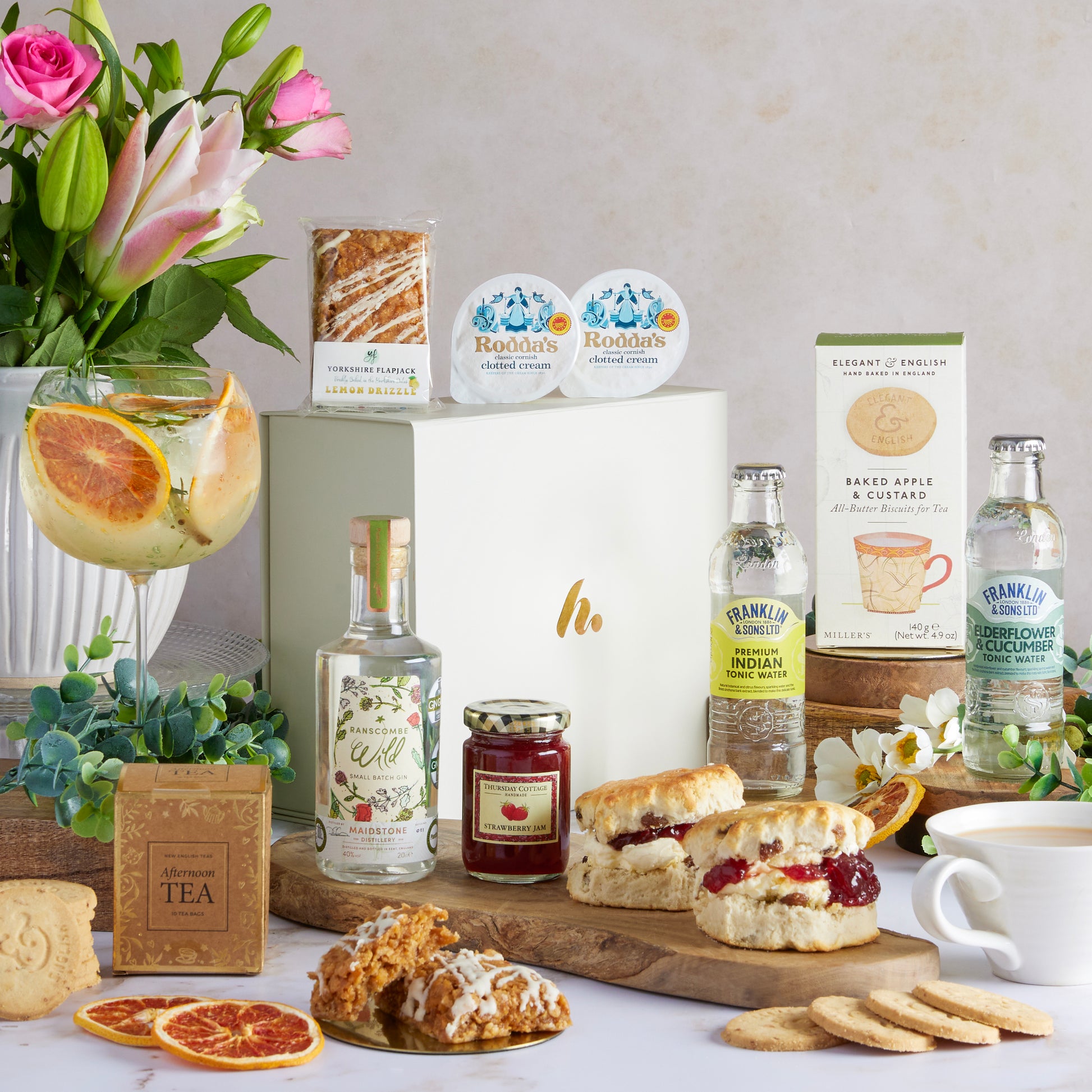 Main image of gin lovers cream tea hamper, a luxury gift hamper from hampers.com UK