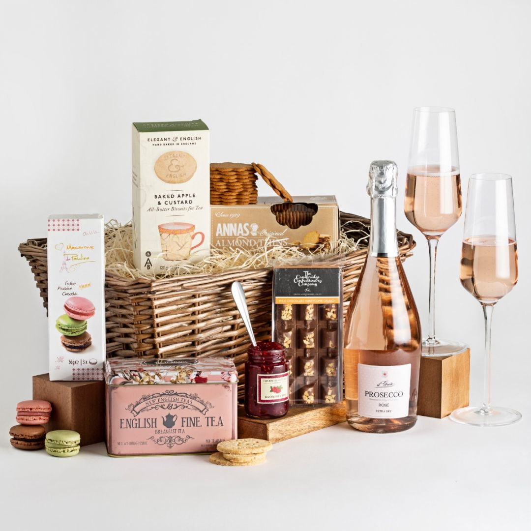 Couples Sharing Hamper | hampers.com